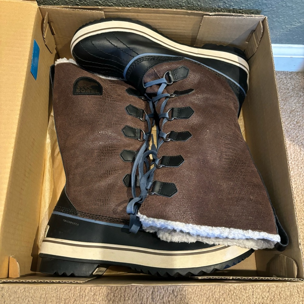 Sorel Women's Tivoli High Brown & Black Lace-Up Winter Boots - Picture 4 of 15